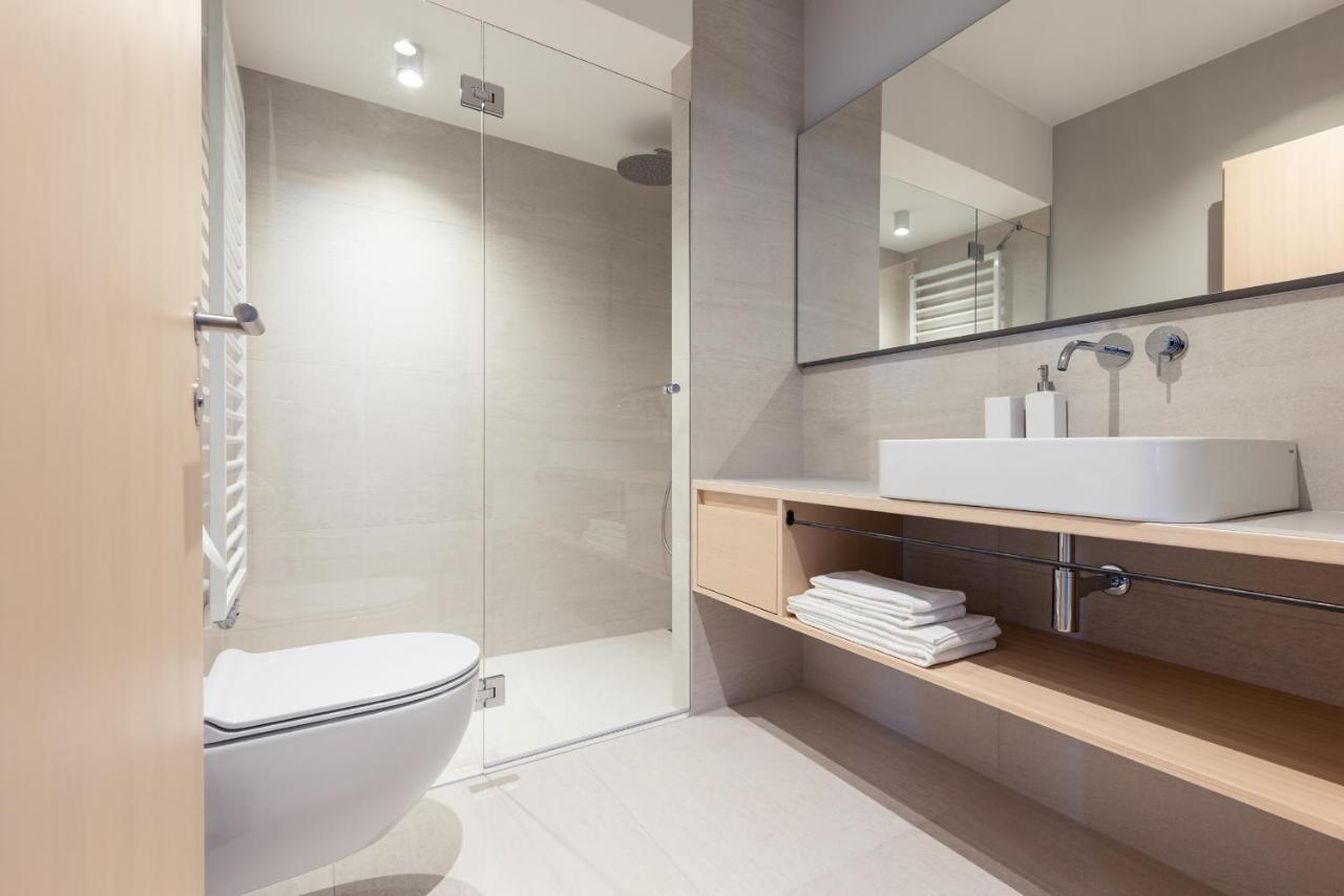 Solis Apartments Лана Екстериор снимка