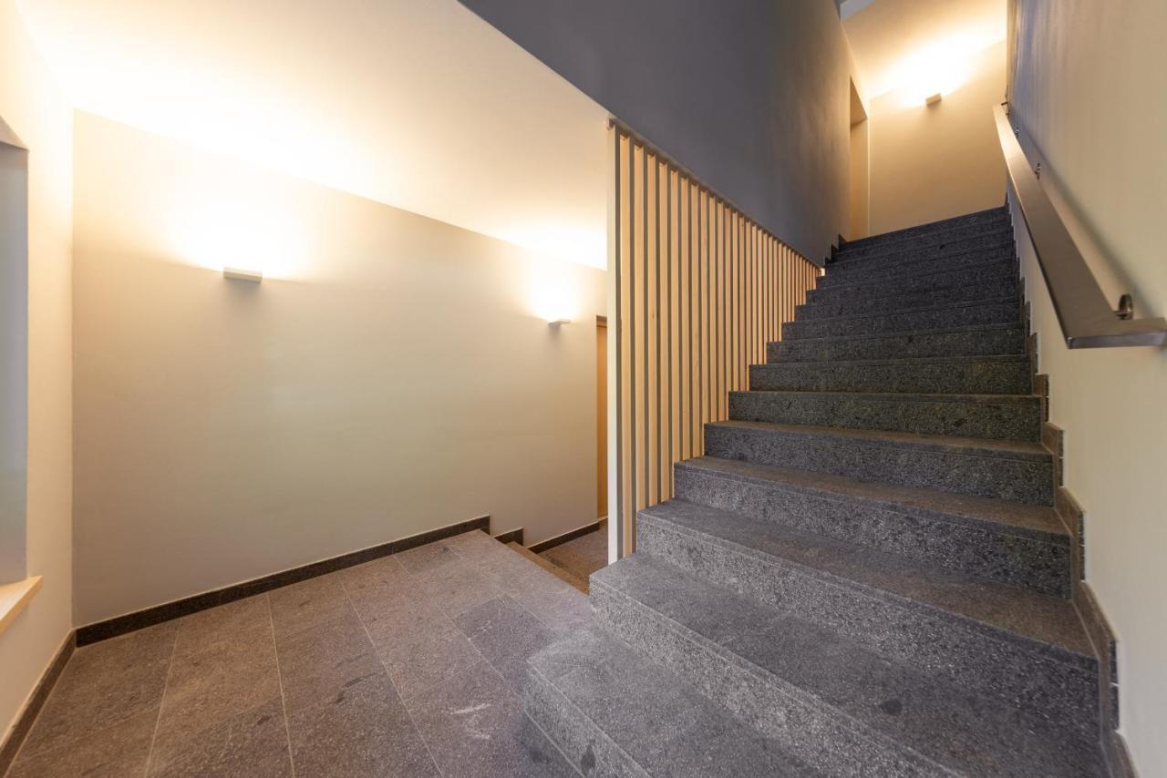 Solis Apartments Лана Екстериор снимка